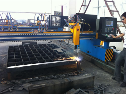 Mesin Pemotong Plasma CNC